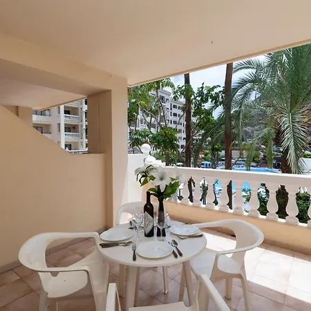 Appartement Lovely Communal Heated Pool